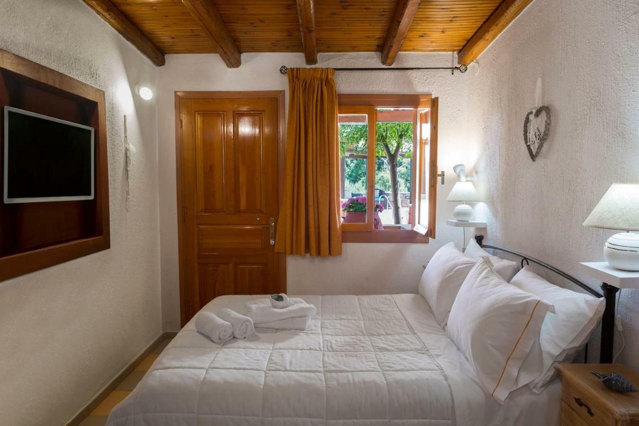 White Sand Villa. Spacious Villa With Prive Pool. Agia Pelagia  Bagian luar foto